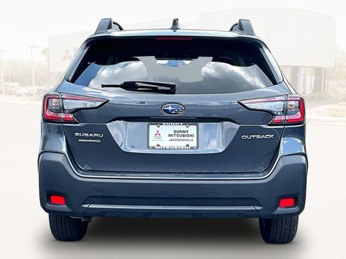Used 2025 Subaru Outback Premium AWD/4WD image 5