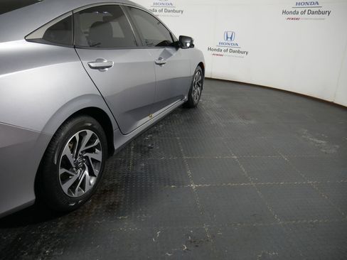 Used 2017 Honda Civic EX image 5