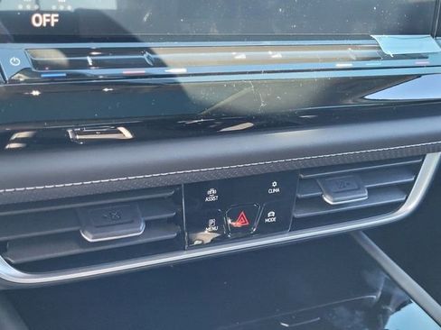 New 2026 Volkswagen Atlas SE image 17