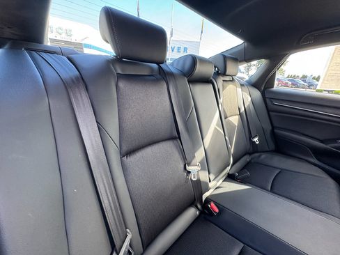 Used 2018 Honda Accord Sport image 16