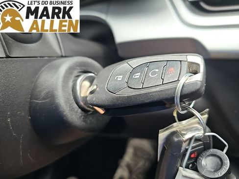 Used 2024 Chevrolet Trax RS w/ Driver Confidence Package FWD image 16