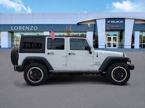 Used 2016 Jeep Wrangler Unlimited Sport w/ Connectivity Group AWD/4WD image 4