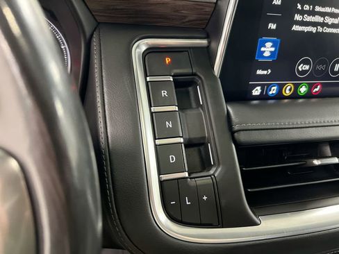 Used 2021 Chevrolet Tahoe Z71 image 17