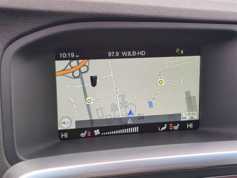 Used 2017 Volvo V60 T5 Cross Country w/ Convenience Package image 29