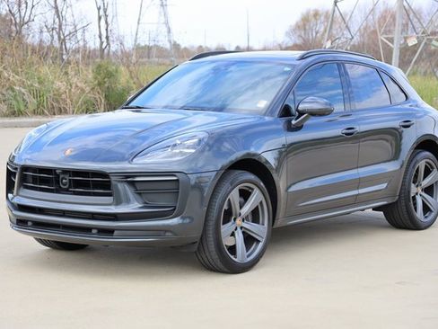 Used 2022 Porsche Macan image 3