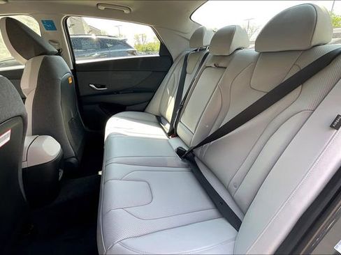 New 2025 Hyundai Elantra Limited image 10