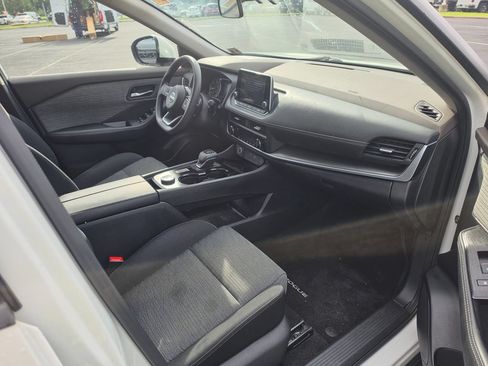 Used 2023 Nissan Rogue SV AWD/4WD image 16