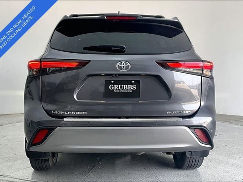 Used 2024 Toyota Highlander Platinum FWD image 5