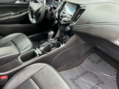 Used 2017 Chevrolet Cruze LT w/ Leather Package image 15