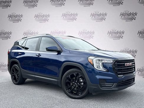 Used 2022 GMC Terrain SLE w/ Driver Convenience Package FWD image 2
