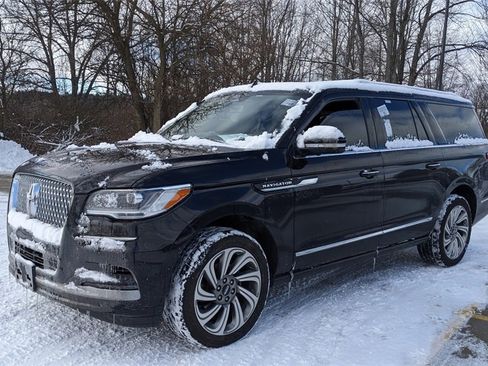 Used 2024 Lincoln Navigator L Reserve image 7