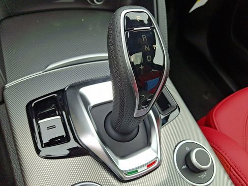 New 2025 Alfa Romeo Stelvio Sprint w/ Veloce Package AWD/4WD image 11