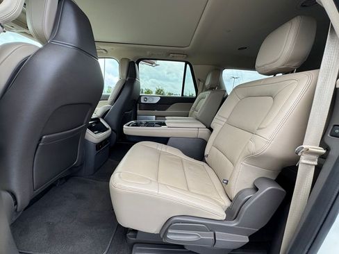 Used 2024 Lincoln Navigator L Reserve AWD/4WD image 33