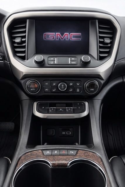Used 2023 GMC Acadia Denali w/ Denali Technology Package AWD/4WD image 26