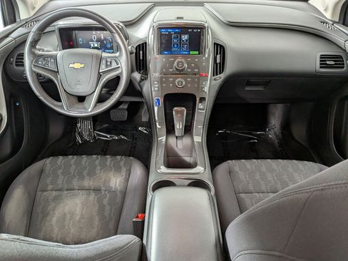 Used 2014 Chevrolet Volt FWD image 18