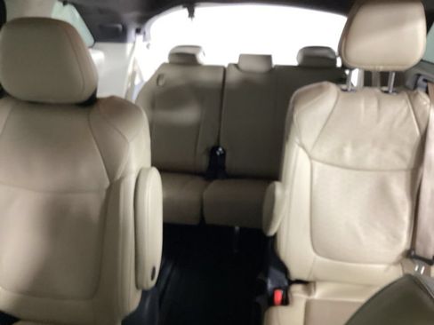 Used 2024 Toyota Sienna Limited AWD/4WD image 32