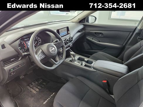 Used 2025 Nissan Sentra S image 13