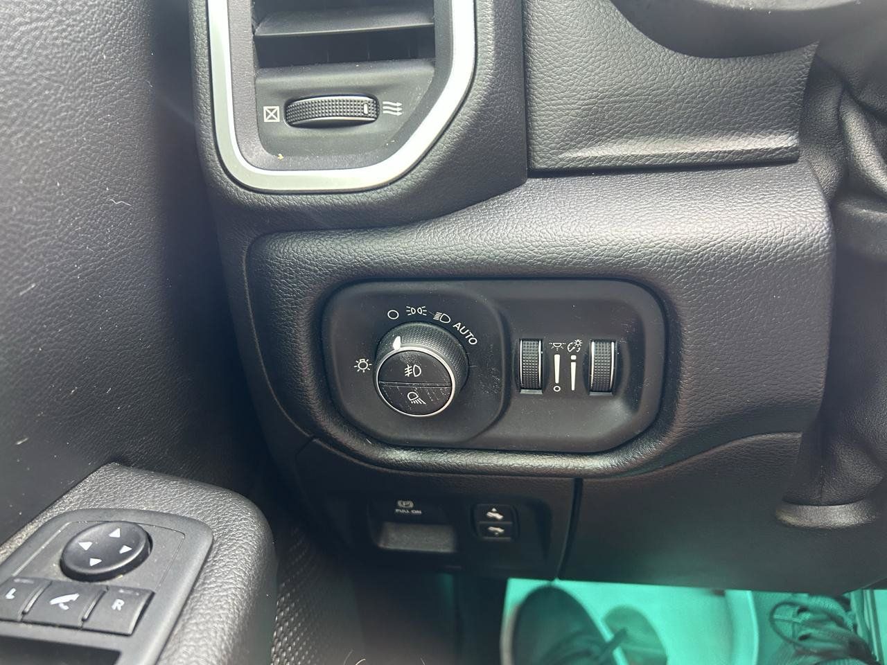 Used 2019 RAM 1500 Big Horn AWD/4WD image 25