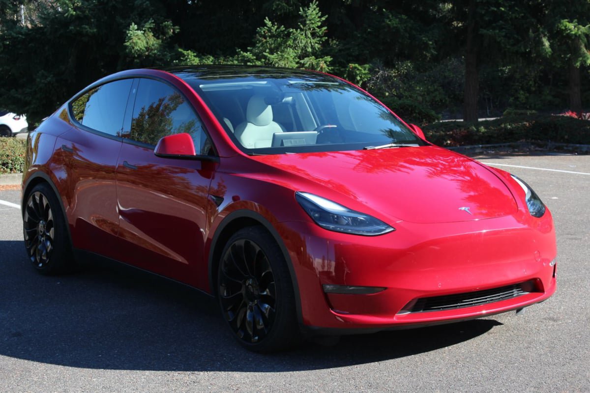 Used 2022 Tesla Model Y Performance AWD/4WD image 9