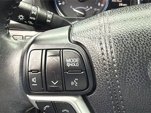 Used 2017 Toyota Highlander FWD V6 image 16