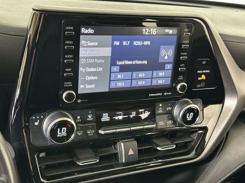 Used 2022 Toyota Highlander XLE image 49