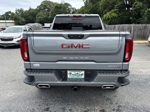 Used 2024 GMC Sierra 1500 AT4 w/ Technology Package AWD/4WD image 4