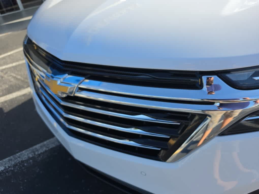 Used 2023 Chevrolet Equinox Premier AWD/4WD image 9