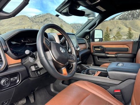 Used 2023 RAM 3500 Limited image 15