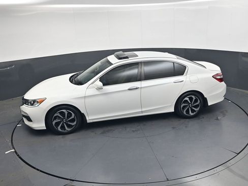 Used 2017 Honda Accord EX image 18