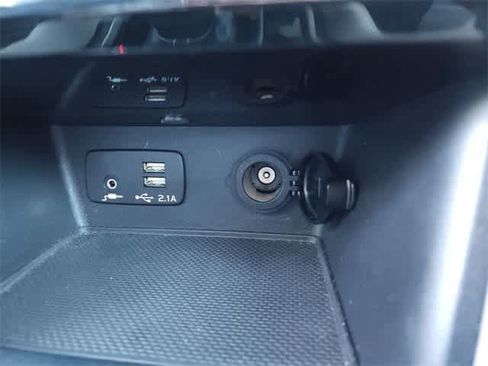 Certified 2022 Subaru Forester Limited image 27