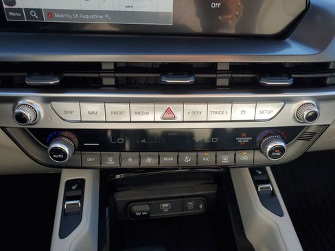 Certified 2024 Kia Telluride S w/ S Sunroof Package image 35