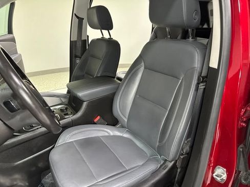 Used 2019 Chevrolet Traverse LT w/ LT Premium Package FWD image 16