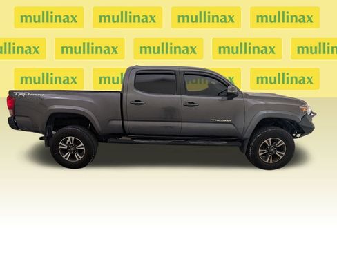 Used 2016 Toyota Tacoma TRD Sport image 2