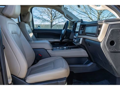 Used 2024 Ford Expedition Max Limited image 11