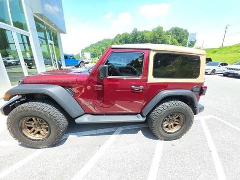 Used 2021 Jeep Wrangler Rubicon w/ LED Lighting Group AWD/4WD image 4
