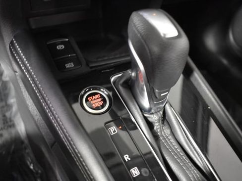 Used 2022 Nissan Kicks SR FWD image 16