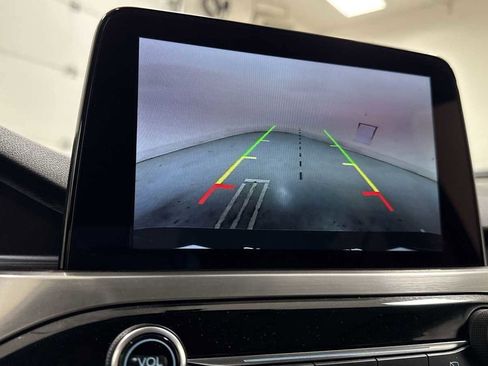 Used 2021 Ford Escape Titanium image 19