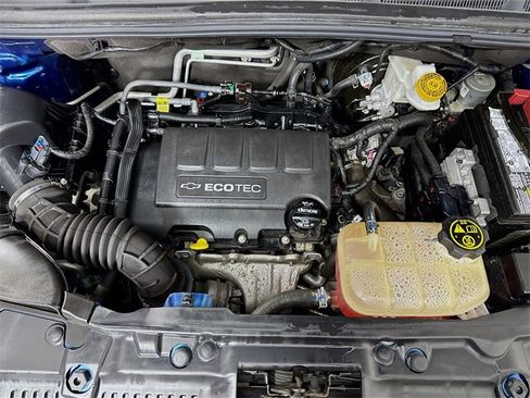 Used 2020 Chevrolet Trax LT w/ Driver Confidence Package image 28