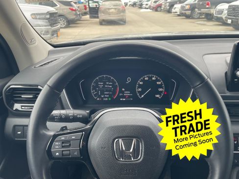 Used 2025 Honda Pilot Touring image 11