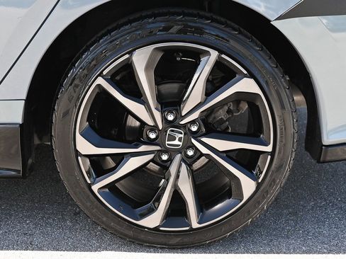 Used 2019 Honda Civic Sport image 9