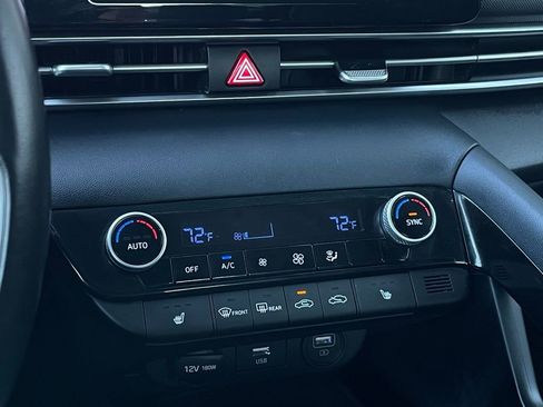 Used 2022 Hyundai Elantra SEL w/ Convenience Package image 18