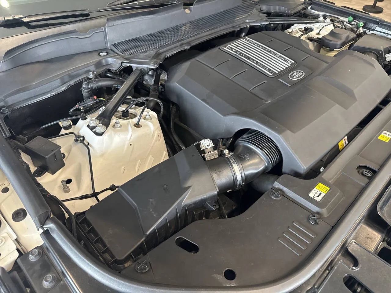 Used 2018 Land Rover Range Rover Sport Supercharged AWD/4WD image 34