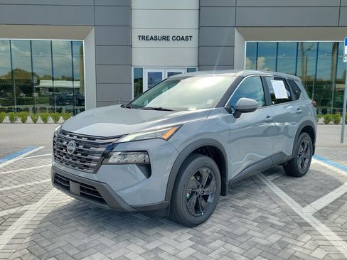 Used 2026 Nissan Rogue SV FWD image 1