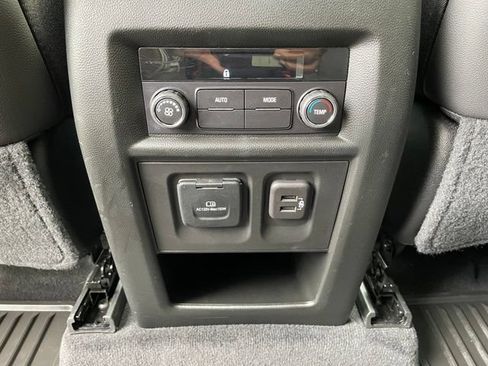 Used 2023 Chevrolet Traverse RS AWD/4WD image 24