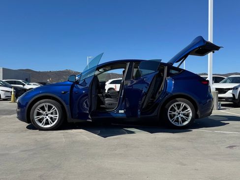 Used 2023 Tesla Model Y Long Range AWD/4WD image 26