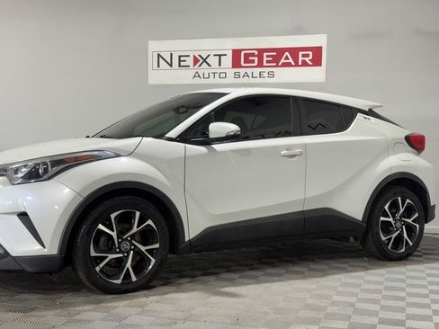 Used 2018 Toyota C-HR XLE FWD image 5