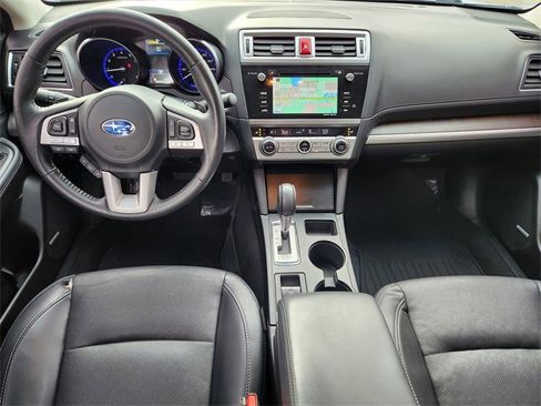 Used 2017 Subaru Outback 3.6R Limited image 10