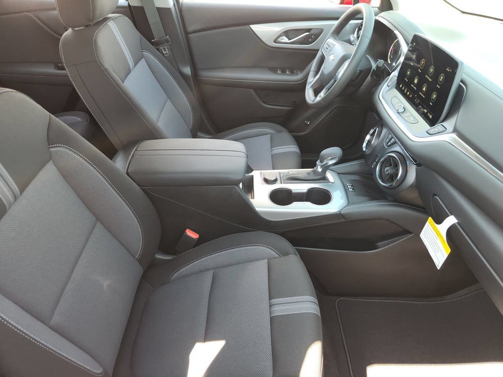 New 2026 Chevrolet Blazer LT w/ Convenience Package FWD image 10
