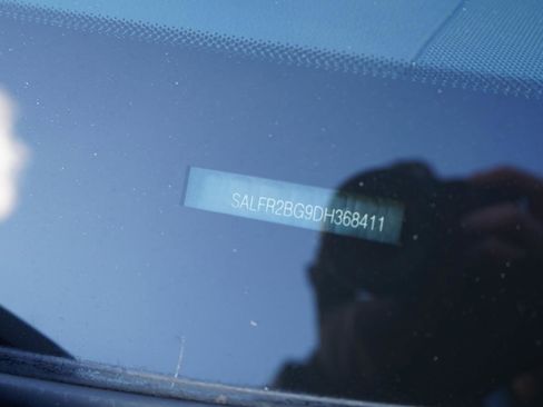 Used 2013 Land Rover LR2 image 21