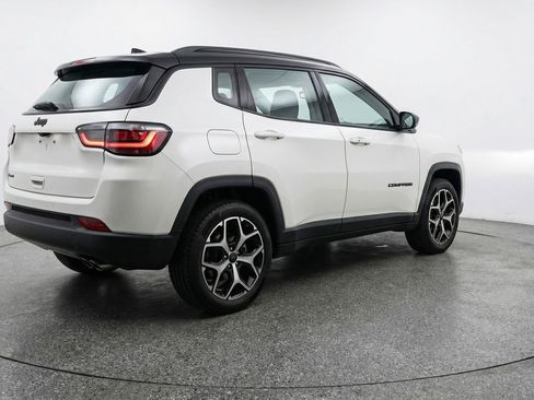 Used 2025 Jeep Compass Limited image 9